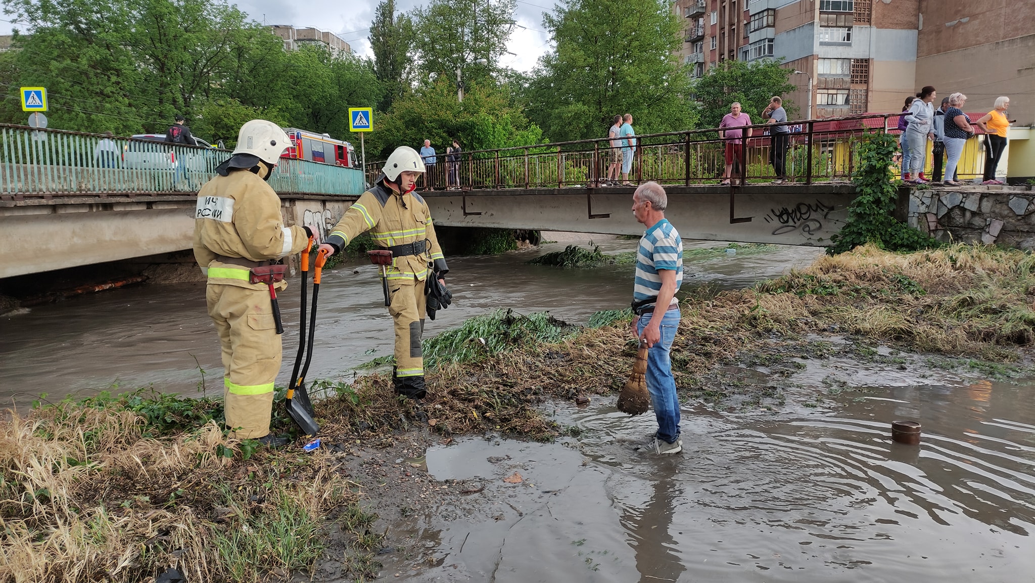 Симферополь сегодня видео. Симферополь ЖД вокзал потоп. Потоп в Симферополе 2021. Наводнение в Симферополе. Подтопления в Симферополе.