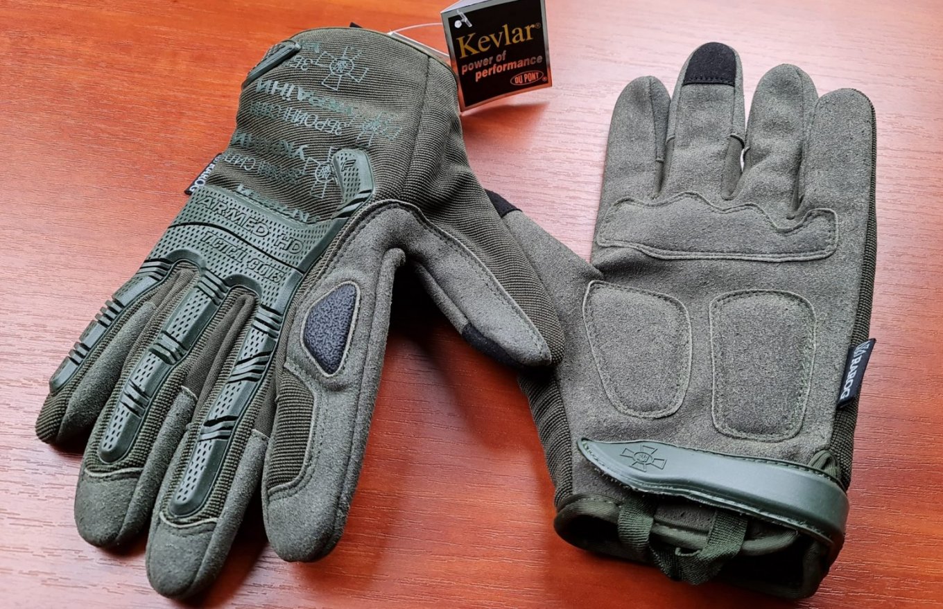 Украинская армия получила защитные тактические перчатки — фото. Читайте .
