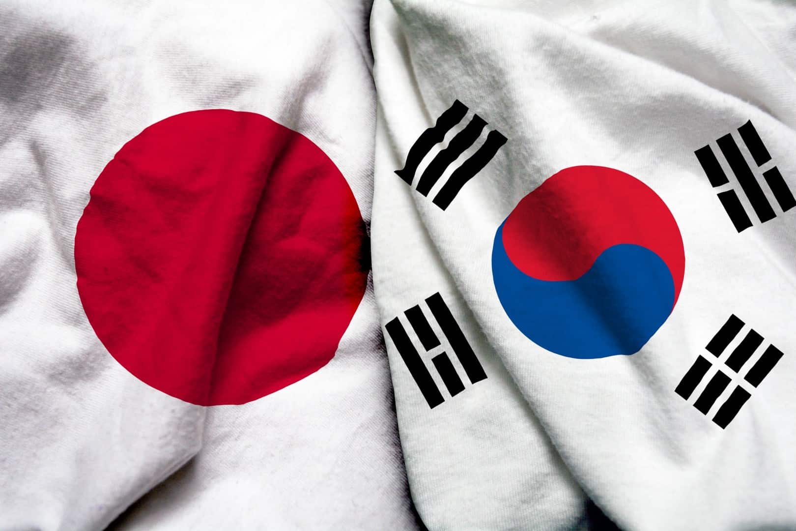 South japan. Флаг Южная Корея. Япония и Южная Корея. Китай и Южная Корея. Японский и корейский флаг.